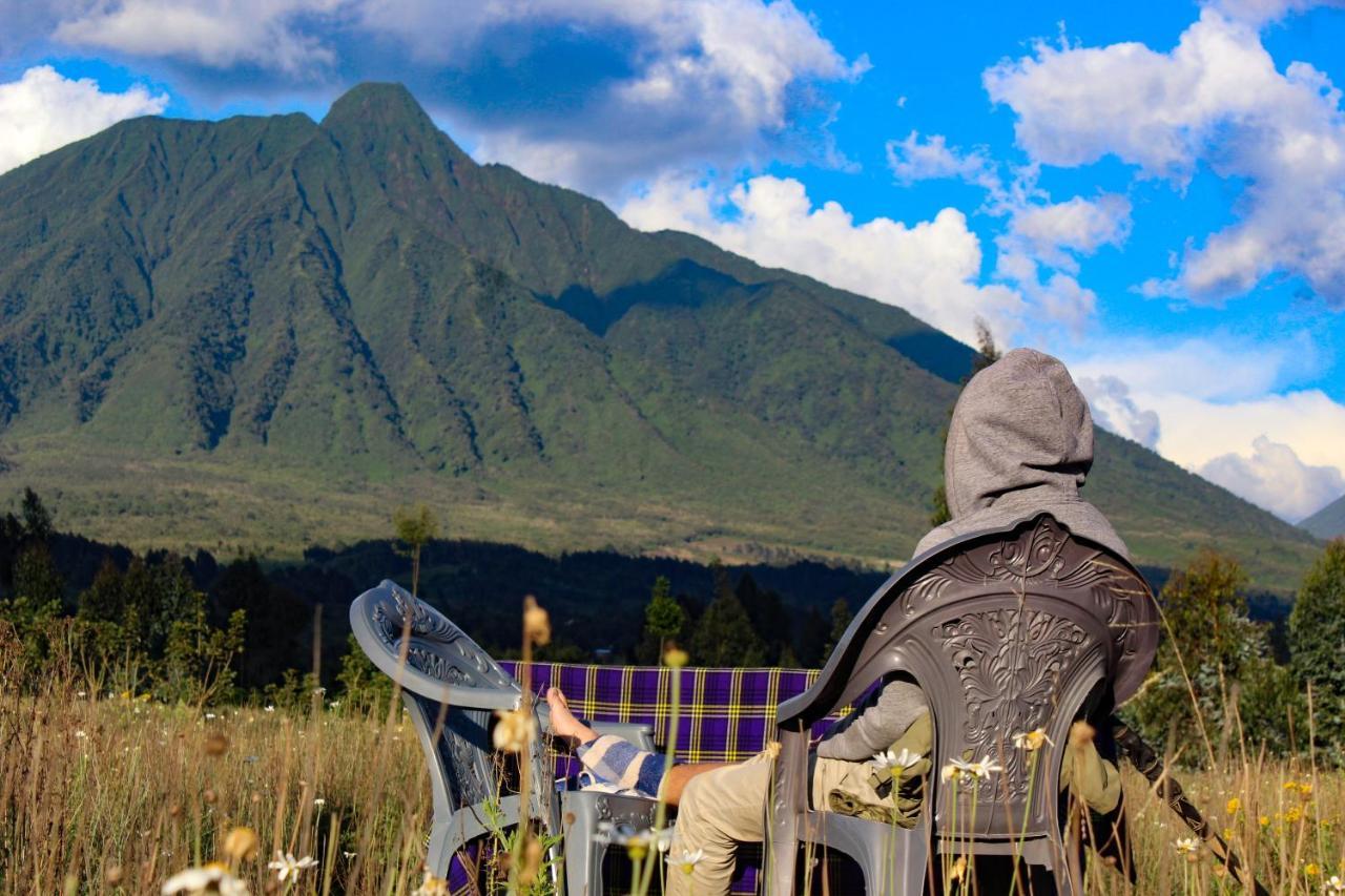Under Volcanoes View Guest House Nyarugina 外观 照片