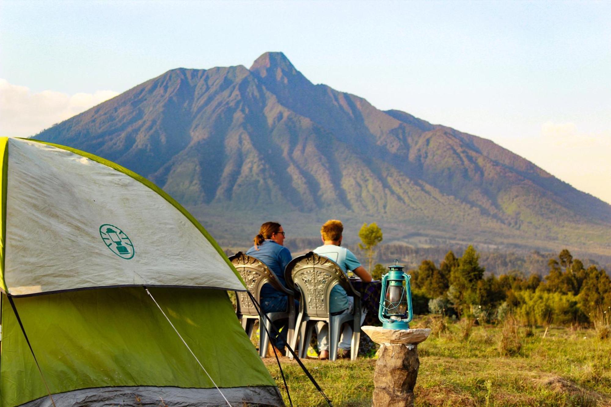 Under Volcanoes View Guest House Nyarugina 外观 照片
