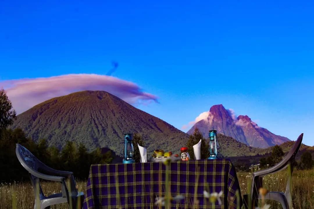 Under Volcanoes View Guest House Nyarugina 外观 照片